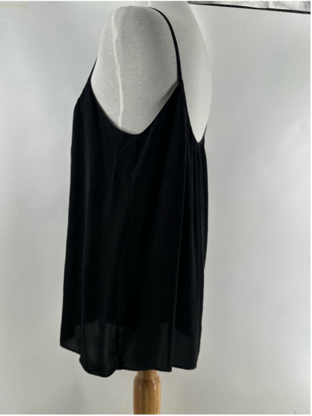 Aritzia Babaton silk tank top flowy y2k comfort elegance classic black sz sm - Picture 14 of 15